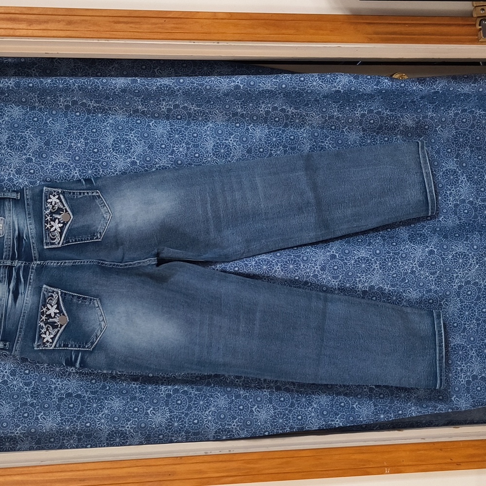 Stylish Blue Denim Jeans Straight Leg Size M Fits Like Size 6 - Picture 2 of 4